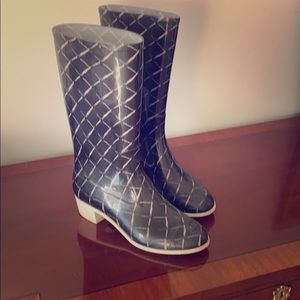 CHANEL Black and White Winter Rain Boots